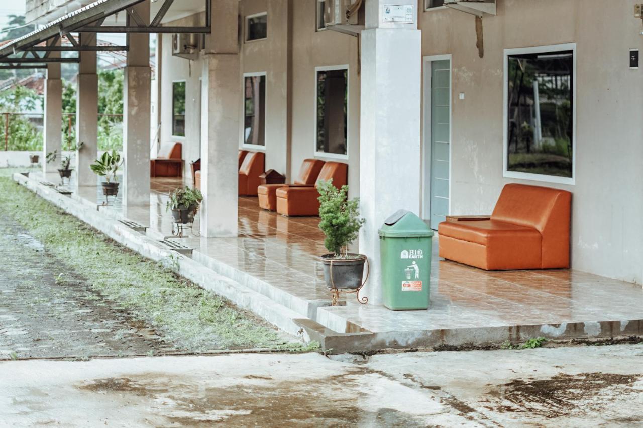 Pondok Kelapa Homestay Lampung Mitra Reddoorz Bandar Lampung Eksteriør billede
